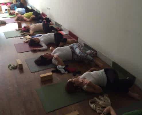 15 4 495x400 - Şerife Karahançer ile Yoga Hocalık Temel Eğitimi Programı 2016